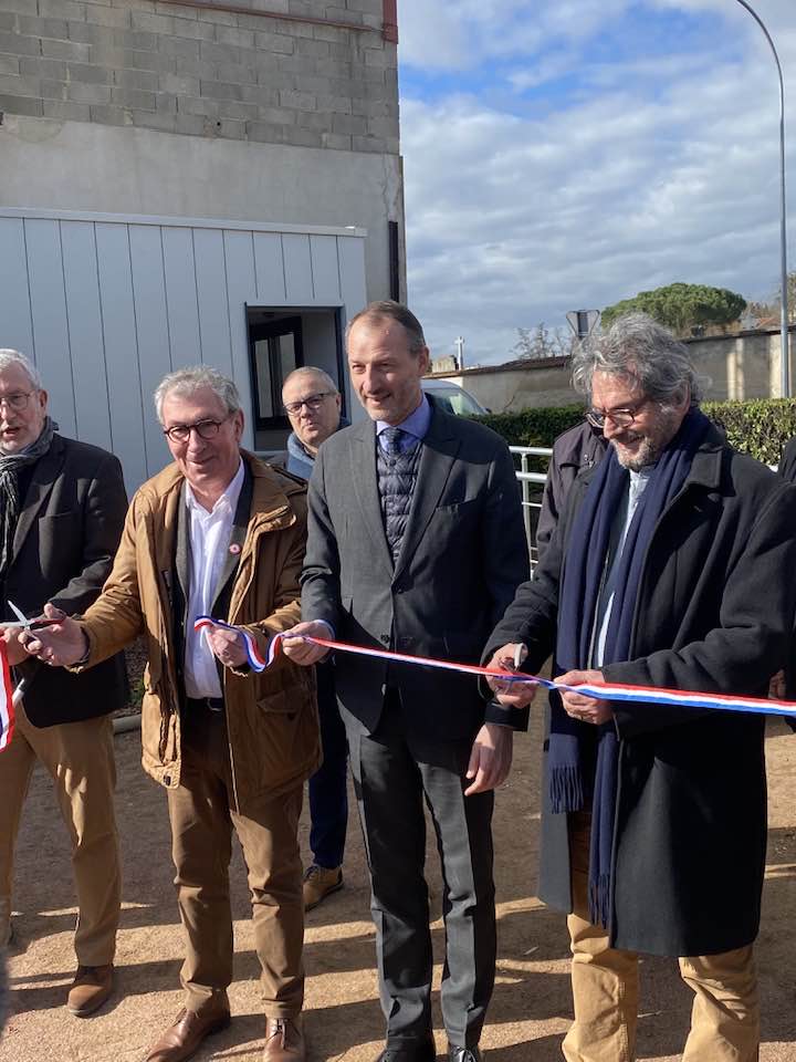 Alexandre ROCHATTE, préfet de la Loire, inaugure un nouveau centre d'accueil des Restos du coeur de la Loire à Balbigny 